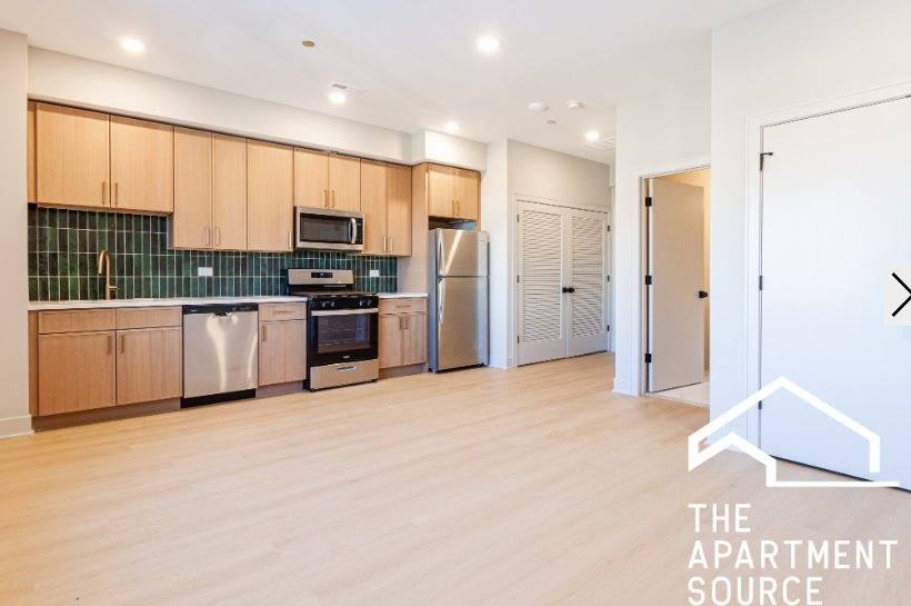 Apartment for rent at 4102 N Sheridan Rd #2, Chicago, IL 60613