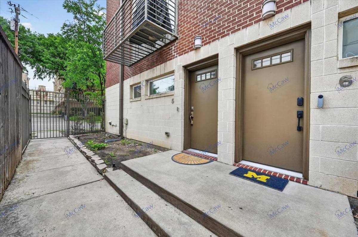 Condo for rent at 5618 Lindell Ave #6, Dallas, TX 75206