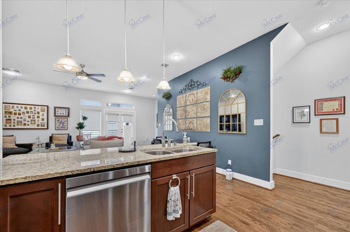 Condo for rent at 5618 Lindell Ave #6, Dallas, TX 75206