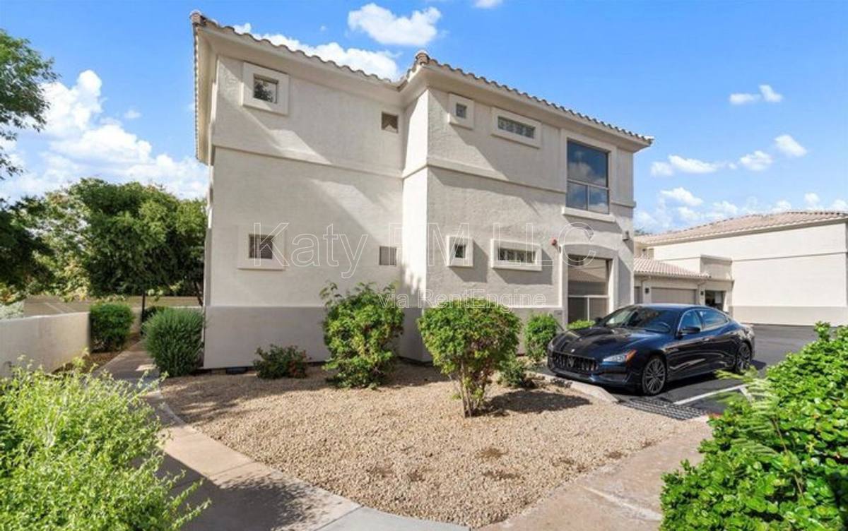 Condo for rent at 9550 E Thunderbird Rd #213, Scottsdale, AZ 85260
