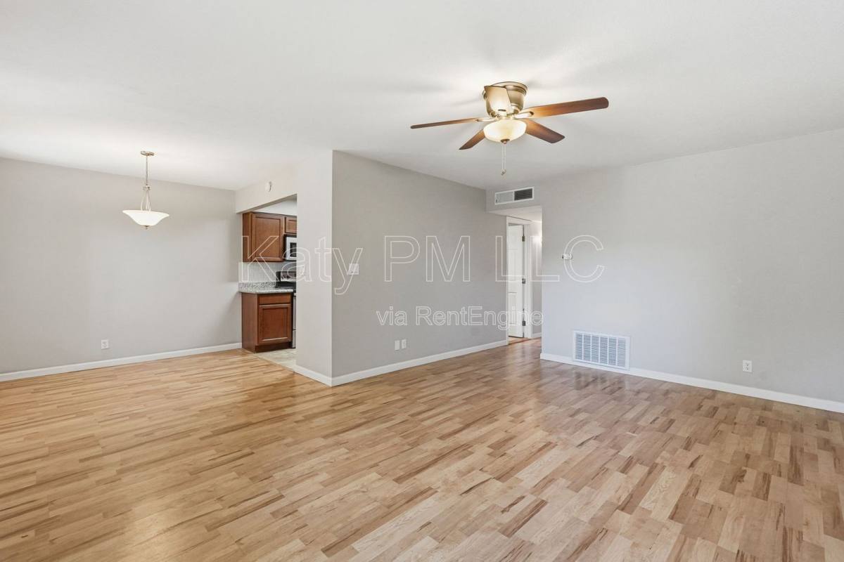 Condo for rent at 1702 W Tuckey Lane #132, Phoenix, AZ 85015
