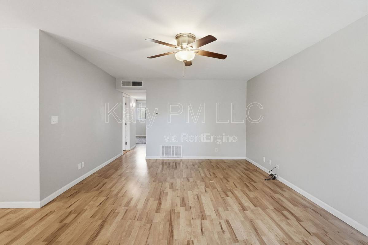 Condo for rent at 1702 W Tuckey Lane #132, Phoenix, AZ 85015