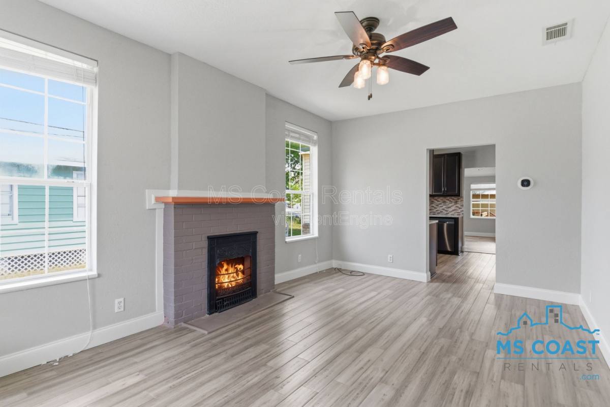 Apartment for rent at 4319 Lewis St, Gulfport, MS 39501