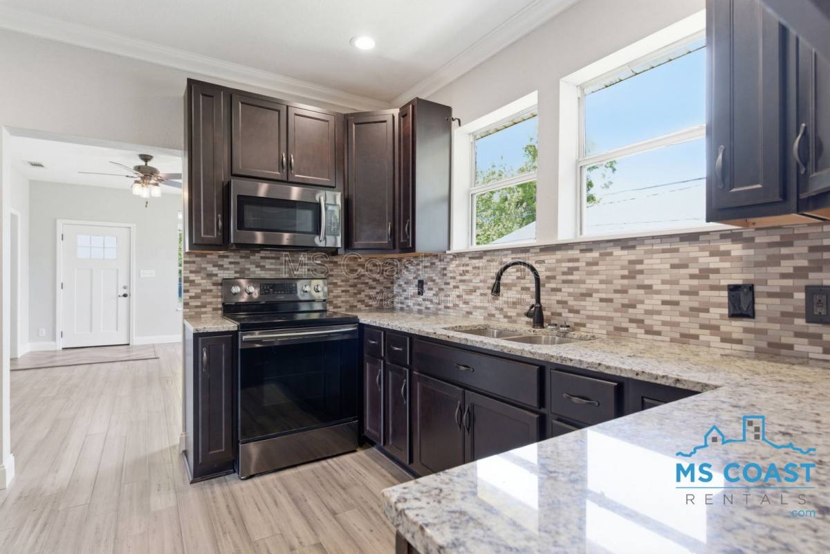 Apartment for rent at 4319 Lewis St, Gulfport, MS 39501