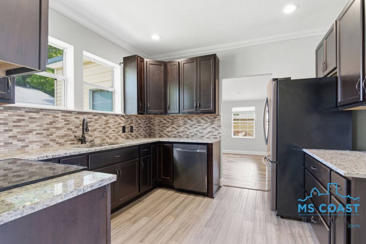 Apartment for rent at 4319 Lewis St, Gulfport, MS 39501