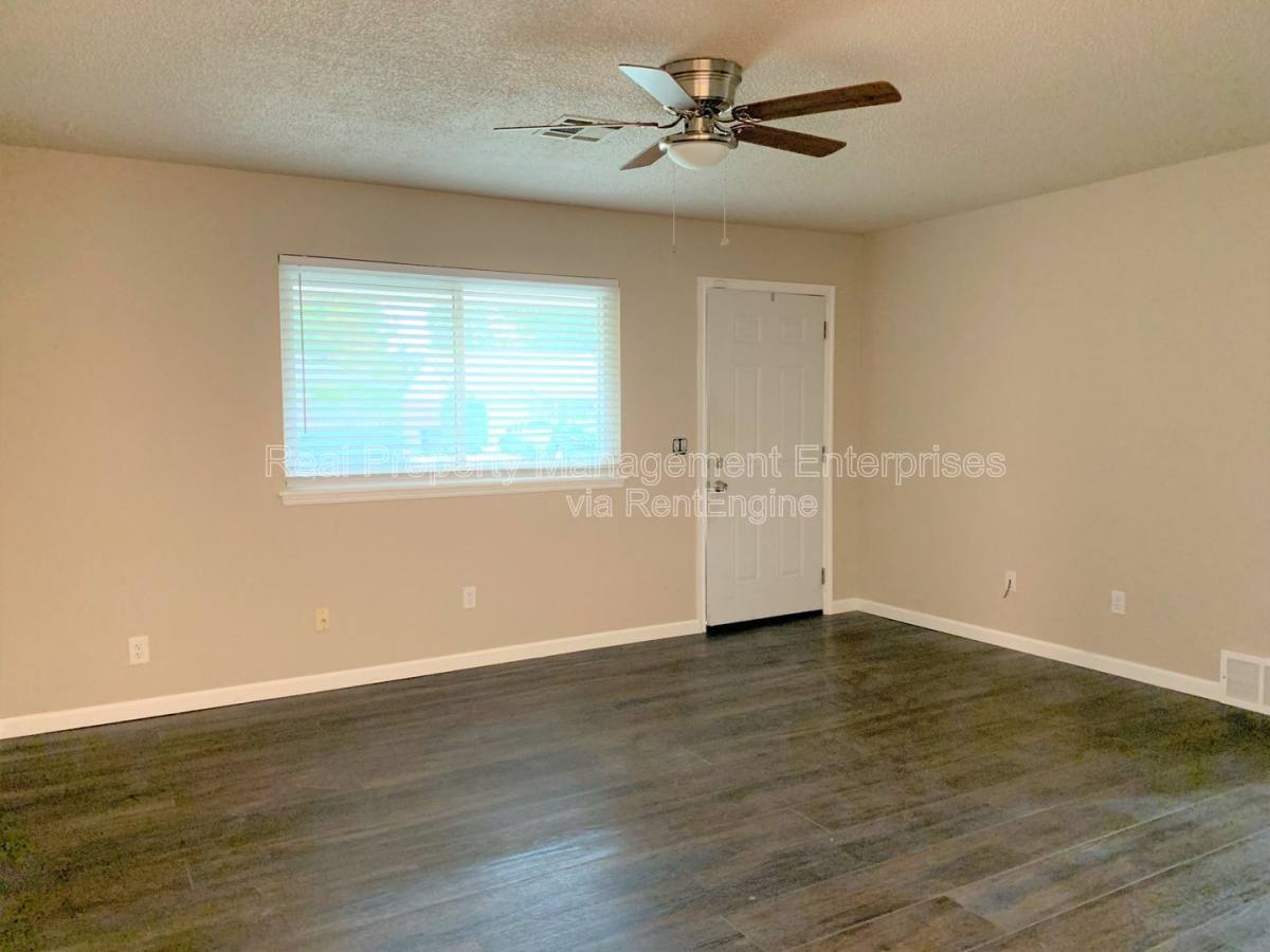 House for rent at 633 Lotus Ave, Oklahoma City, OK 73130