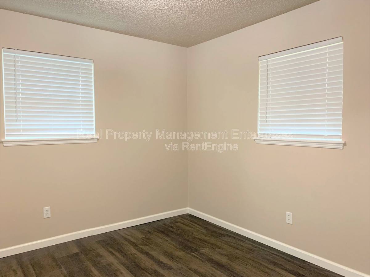 House for rent at 633 Lotus Ave, Oklahoma City, OK 73130