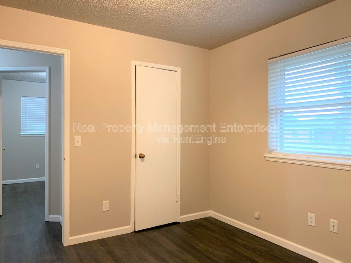 House for rent at 633 Lotus Ave, Oklahoma City, OK 73130