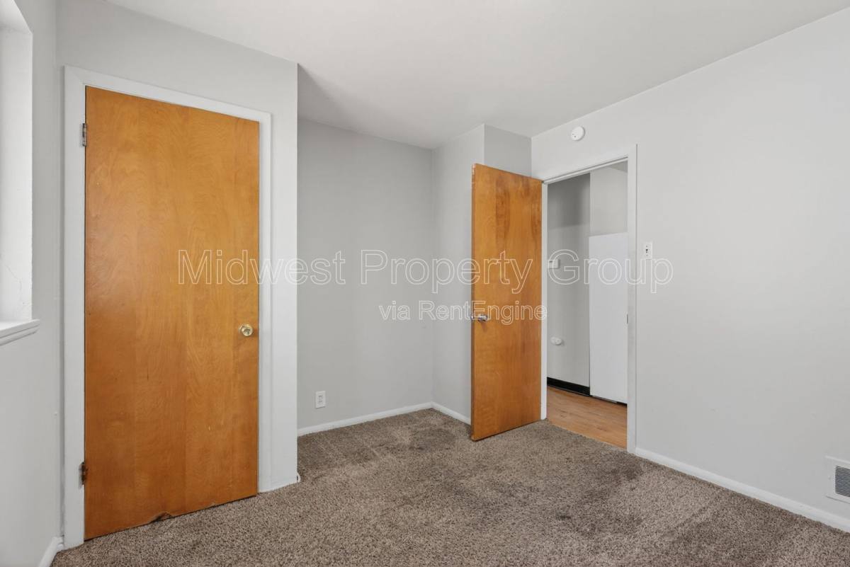 House for rent at 743 Shepley Dr, Saint Louis, MO 63137