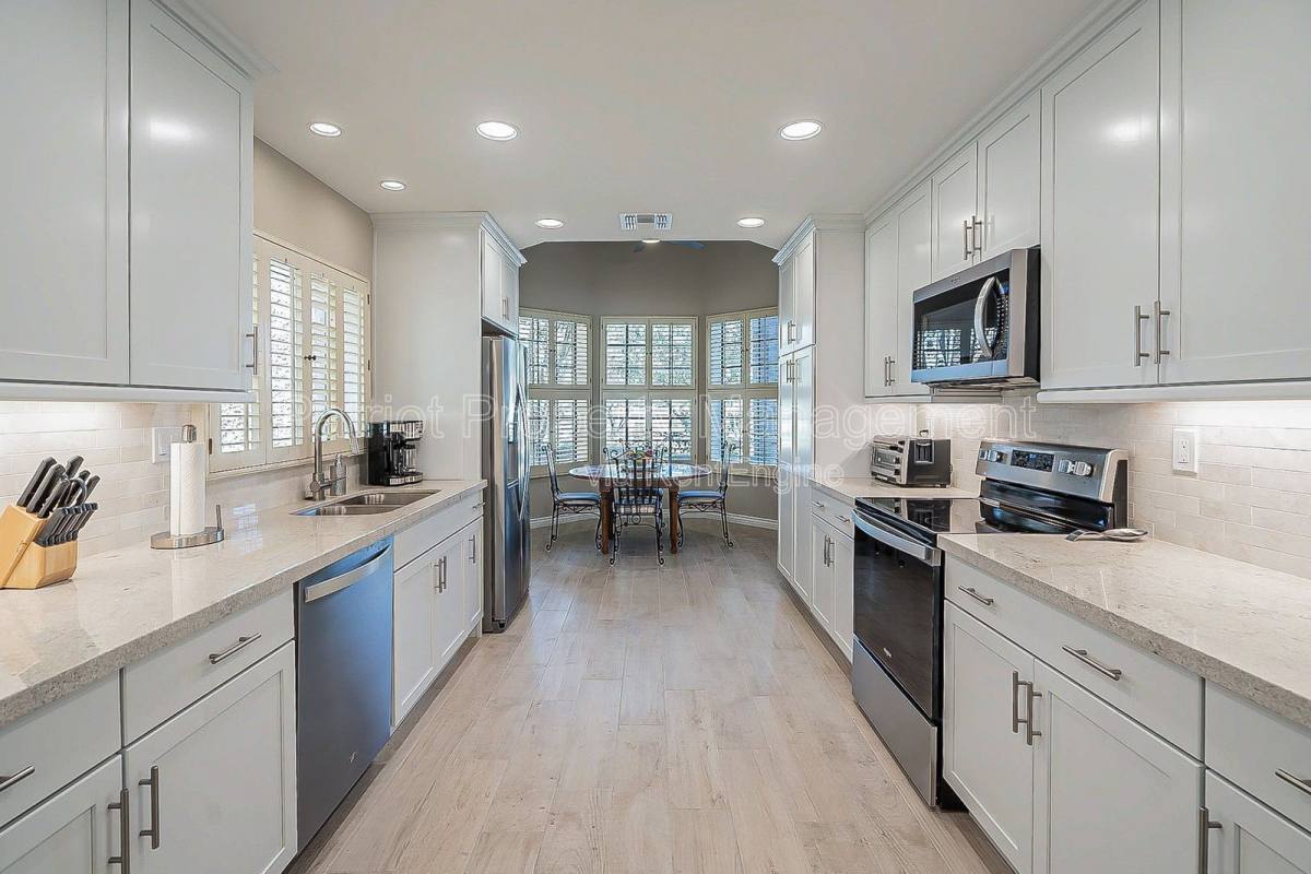 Apartment for rent at 10527 E Fanfol Lane, Scottsdale, AZ 85258