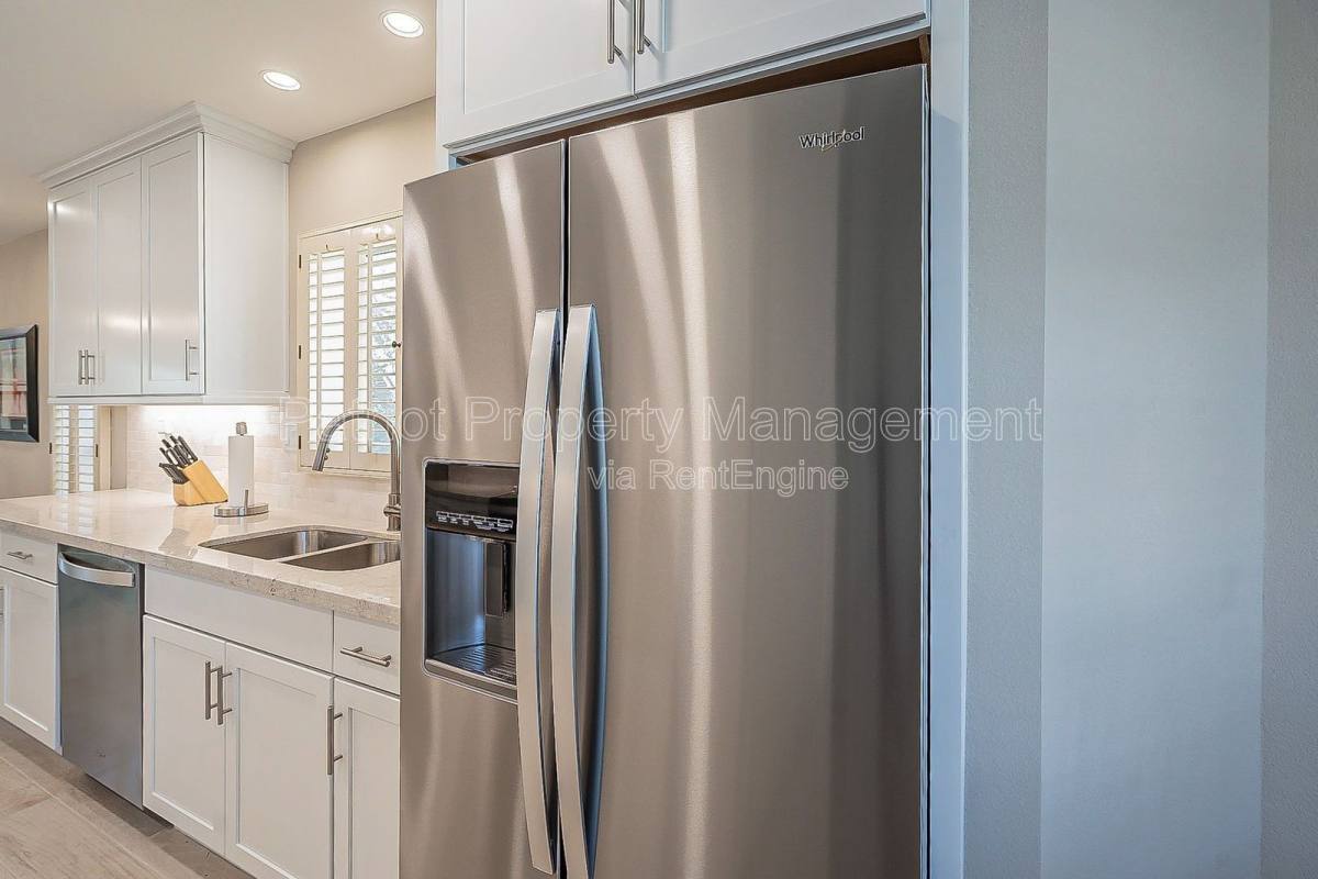 Apartment for rent at 10527 E Fanfol Lane, Scottsdale, AZ 85258