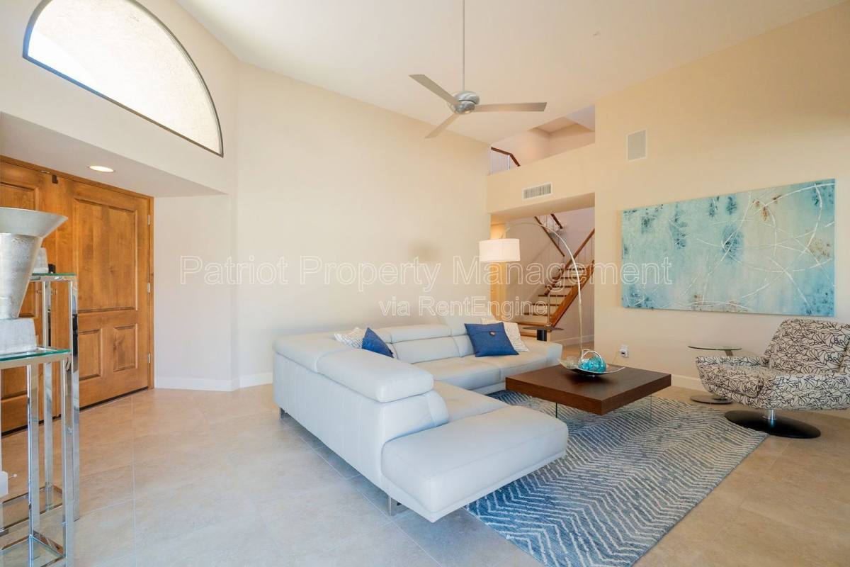 Apartment for rent at 10640 E Vogel Ave, Scottsdale, AZ 85258