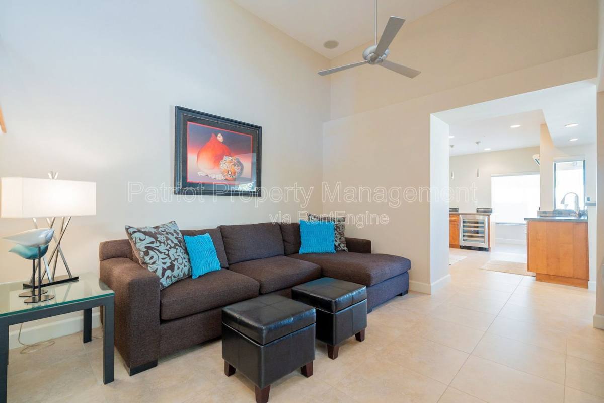 Apartment for rent at 10640 E Vogel Ave, Scottsdale, AZ 85258