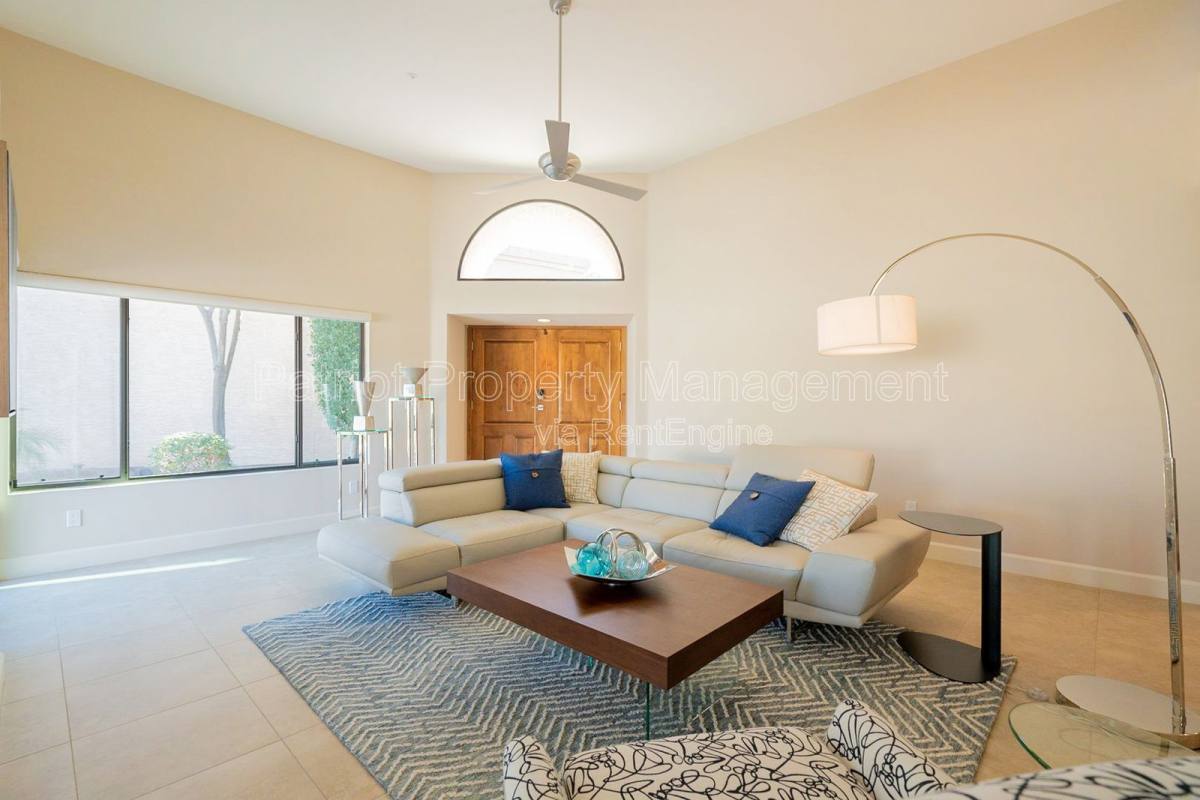 Apartment for rent at 10640 E Vogel Ave, Scottsdale, AZ 85258