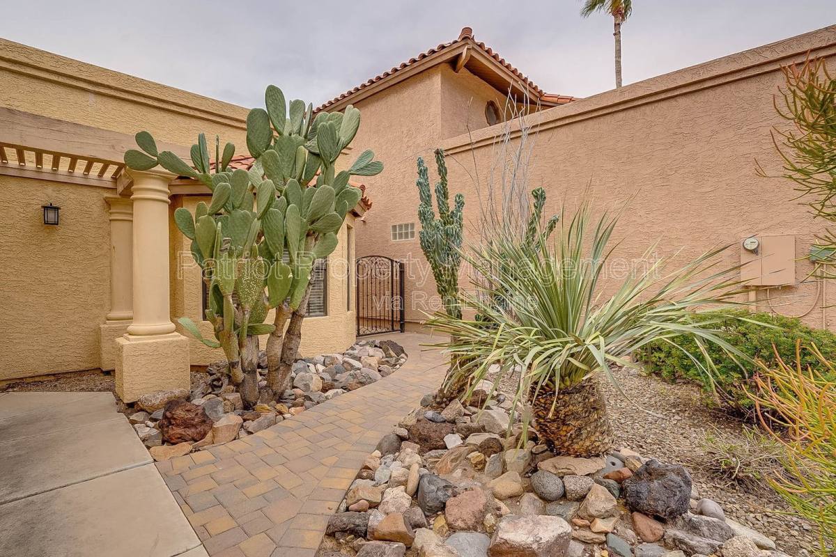 Apartment for rent at 9520 N 105th St, Scottsdale, AZ 85258