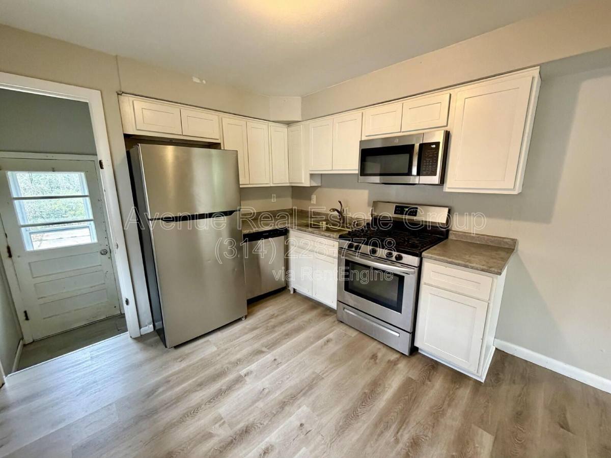 Apartment for rent at 8821 McNulty Dr, Saint Louis, MO 63114