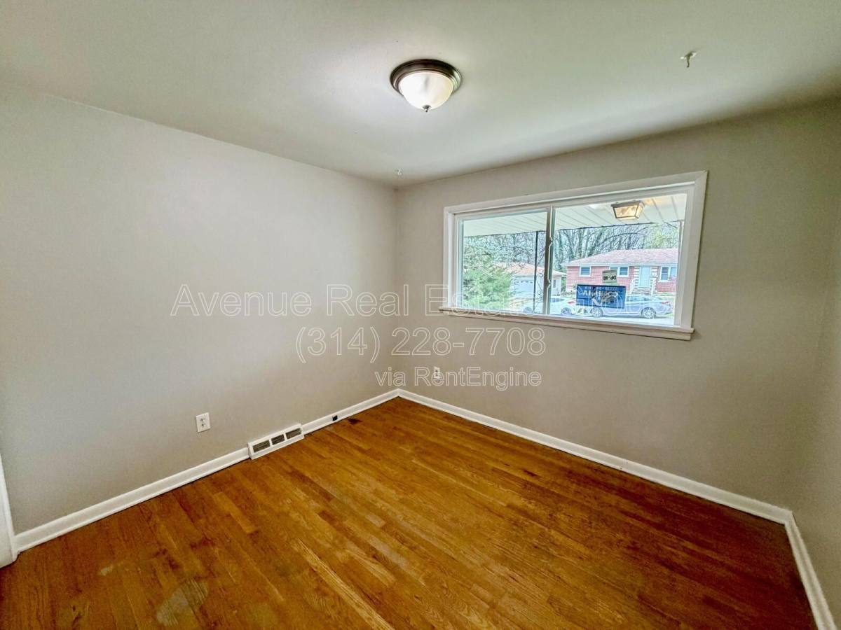 Apartment for rent at 8821 McNulty Dr, Saint Louis, MO 63114