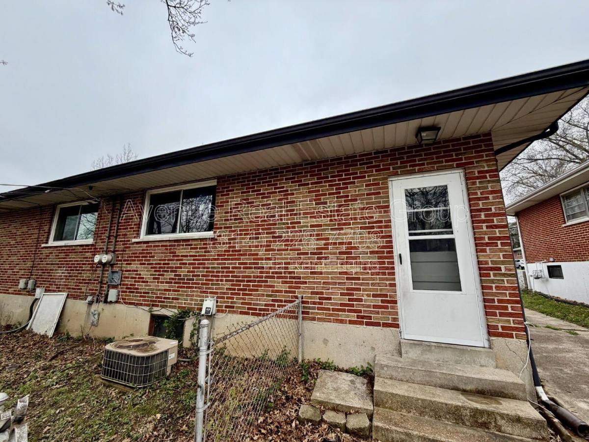 Apartment for rent at 8821 McNulty Dr, Saint Louis, MO 63114