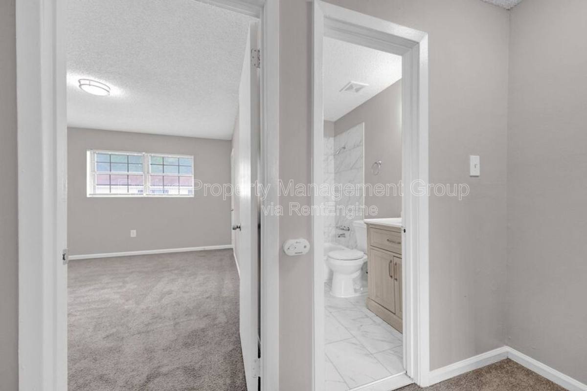 Apartment for rent at 3434 Spottswood Ave, Memphis, TN 38111