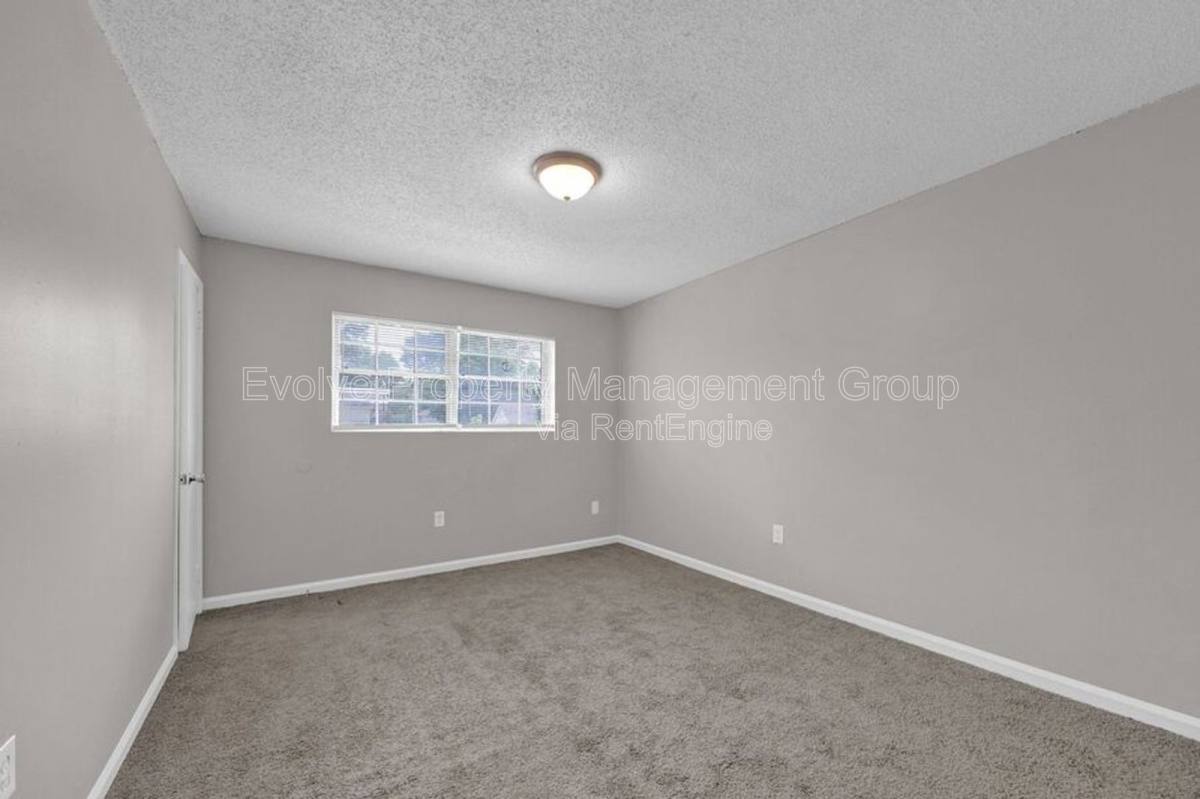 Apartment for rent at 3434 Spottswood Ave, Memphis, TN 38111