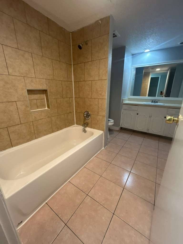Apartment for rent at 2408 Hollandale Circle #B, Arlington, TX 76010