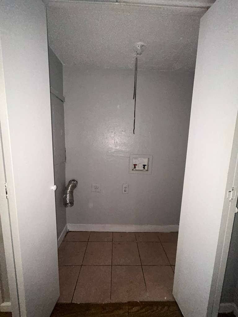 Apartment for rent at 2408 Hollandale Circle #B, Arlington, TX 76010