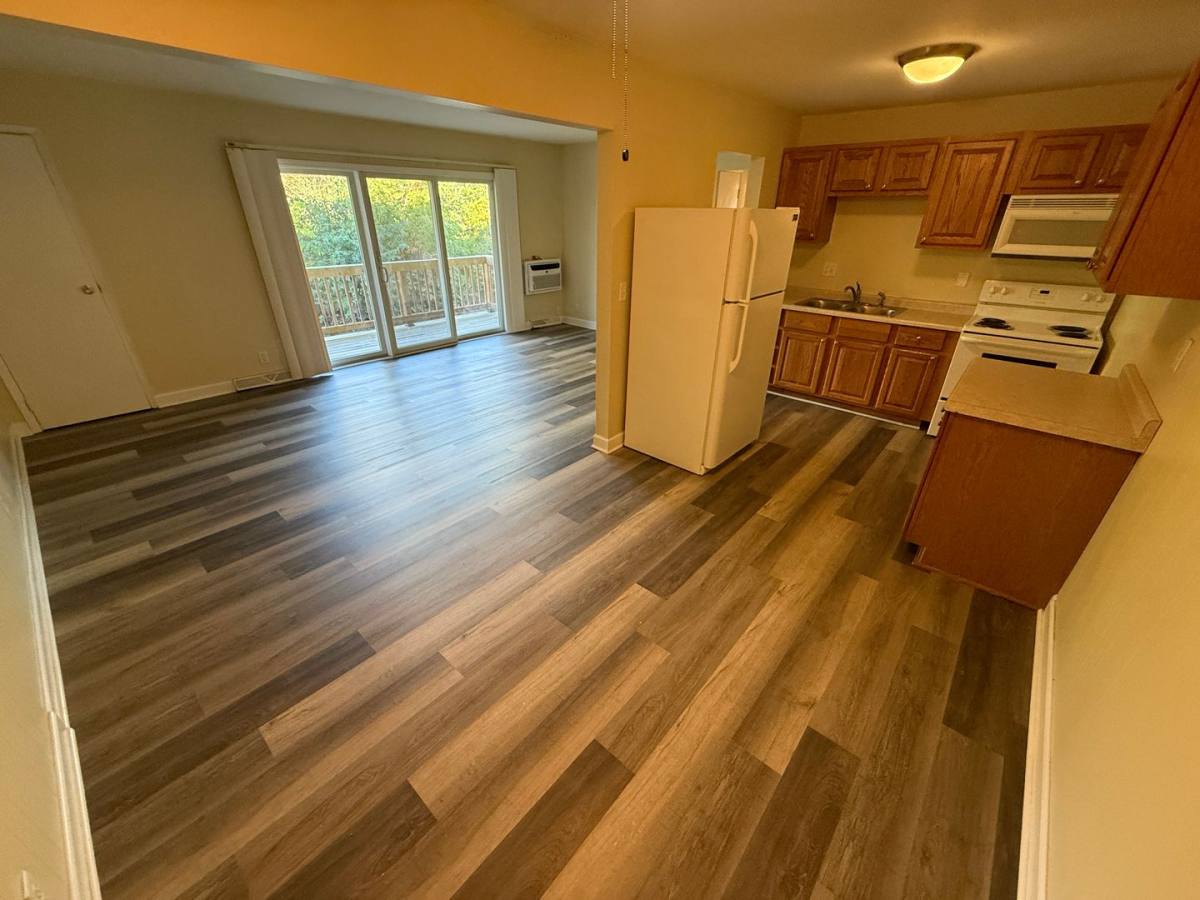 Apartment for rent at 245 Williamsburg Dr, Mequon, WI 53092