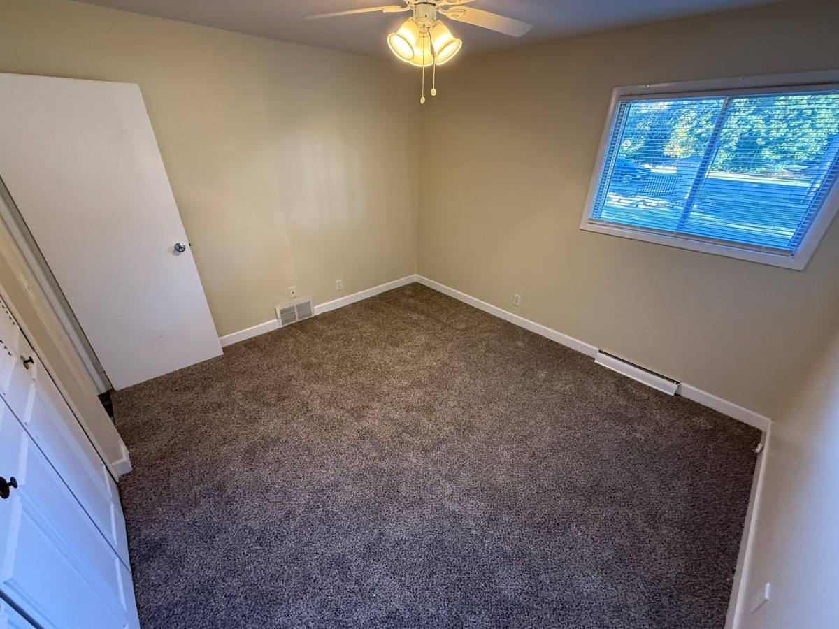 Apartment for rent at 245 Williamsburg Dr, Mequon, WI 53092