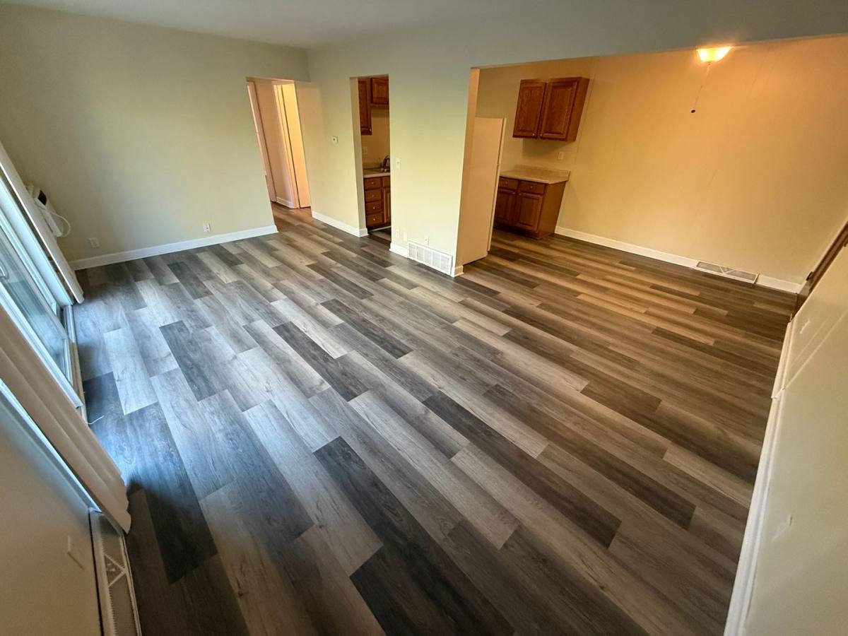 Apartment for rent at 245 Williamsburg Dr, Mequon, WI 53092