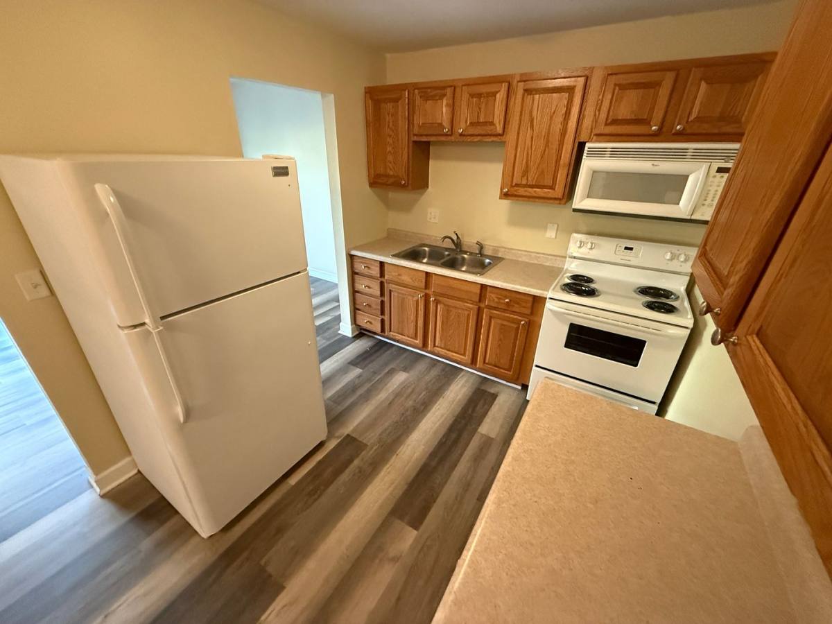 Apartment for rent at 245 Williamsburg Dr, Mequon, WI 53092