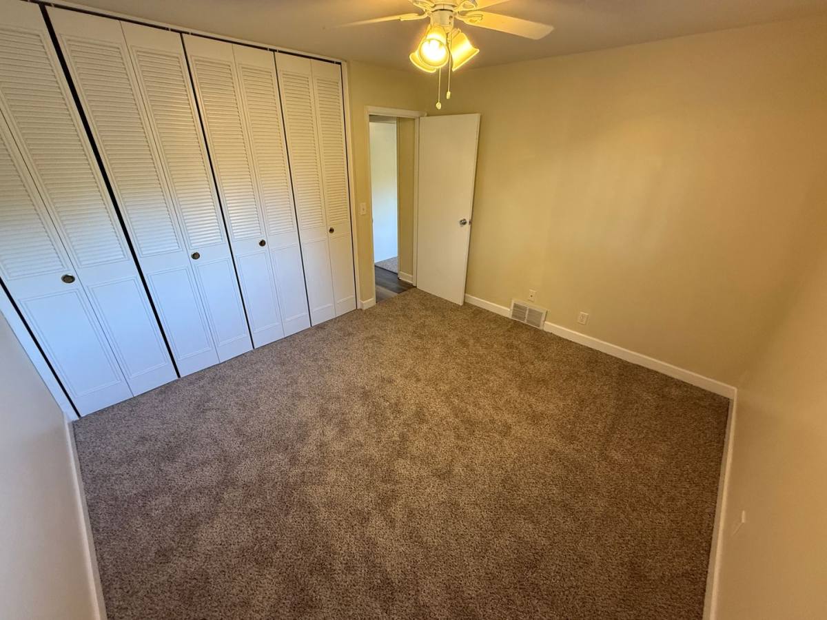 Apartment for rent at 245 Williamsburg Dr, Mequon, WI 53092