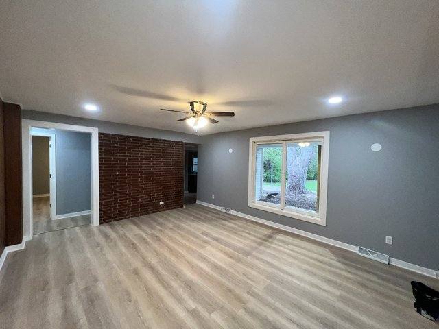 Apartment for rent at 1108 E 9th St #1B, Lockport, IL 60441