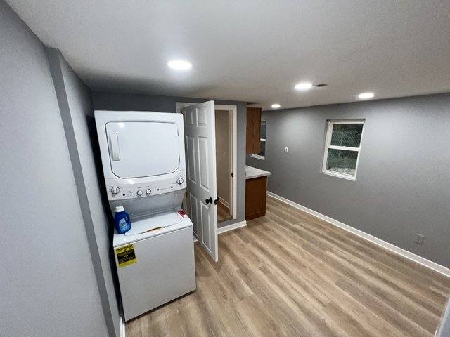Apartment for rent at 1108 E 9th St #1B, Lockport, IL 60441