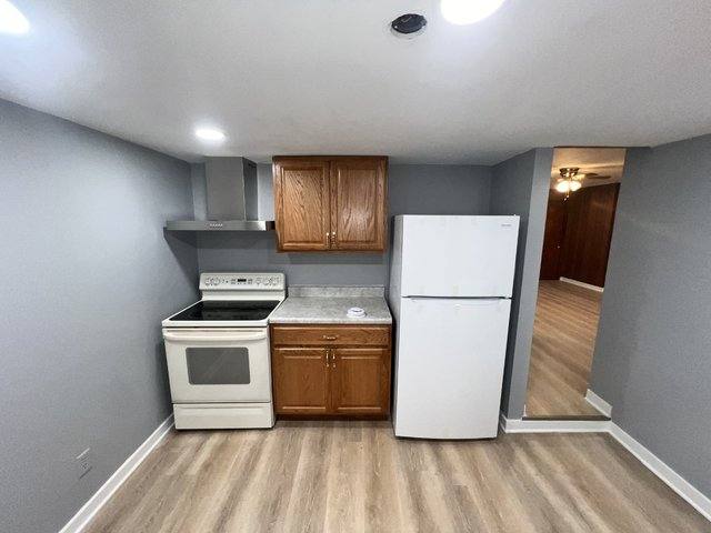 Apartment for rent at 1108 E 9th St #1B, Lockport, IL 60441