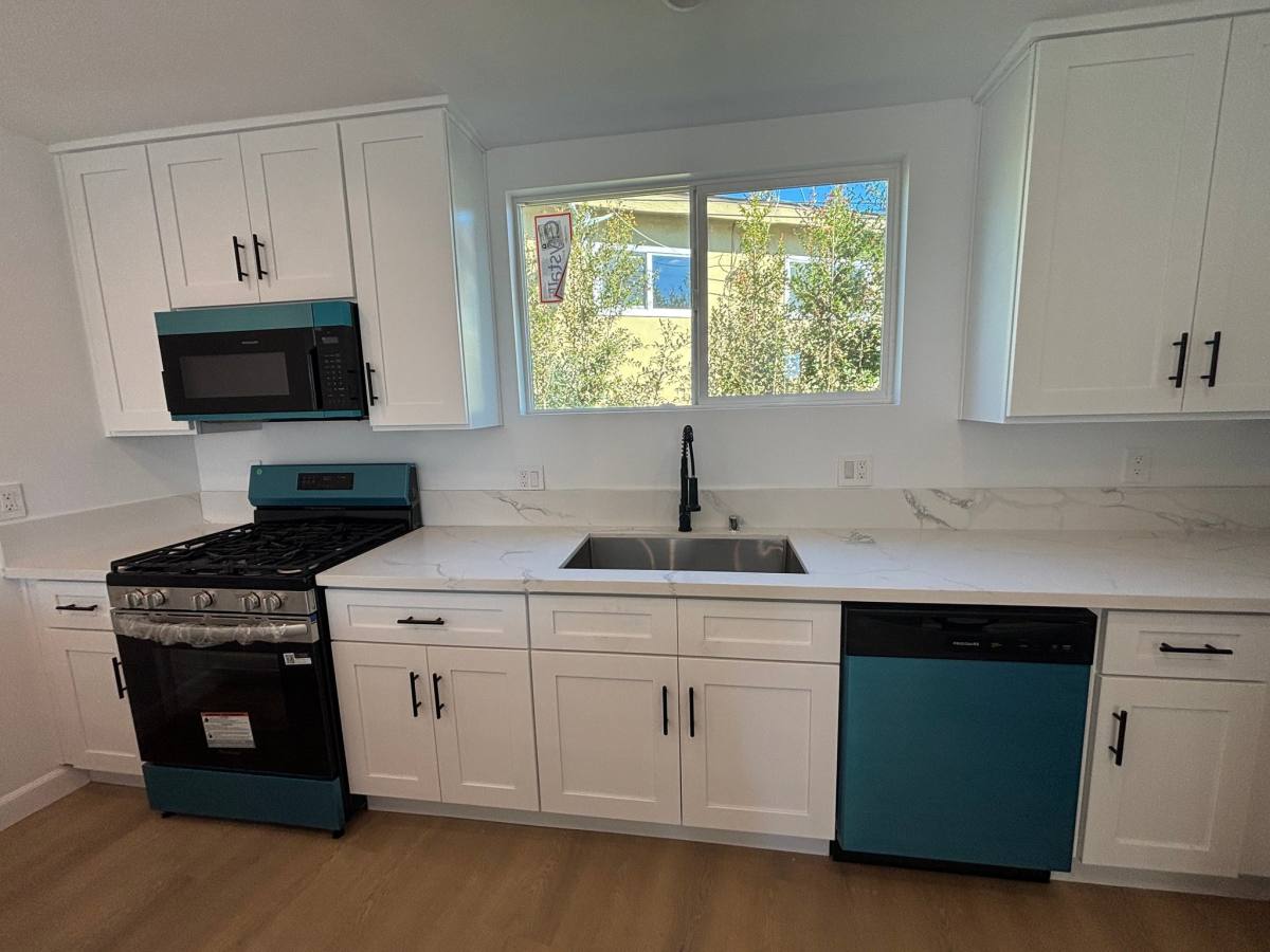 Apartment for rent at 2280 S Barrington Ave #9, Los Angeles, CA 90064
