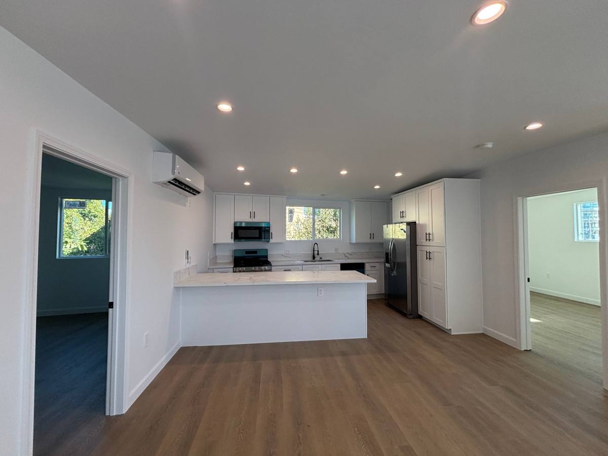 Apartment for rent at 2280 S Barrington Ave #9, Los Angeles, CA 90064