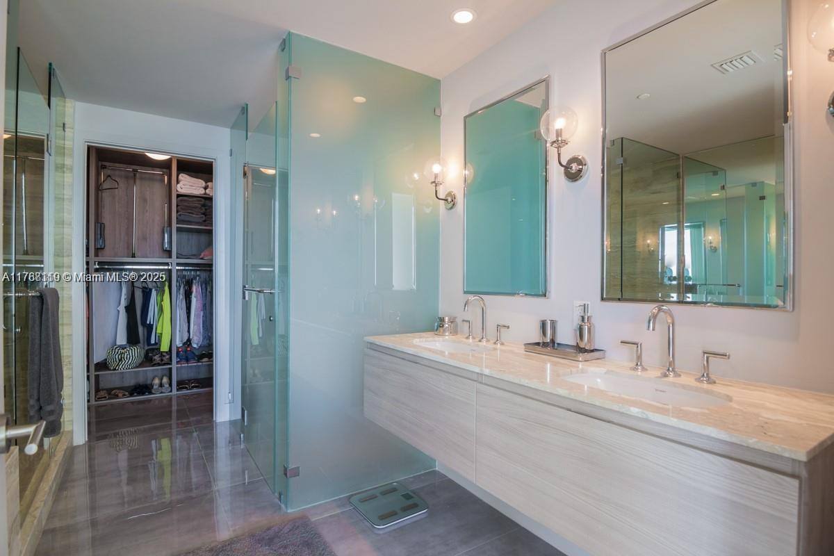 Apartment for rent at 2900 NE 7th Ave, Miami, FL 33137