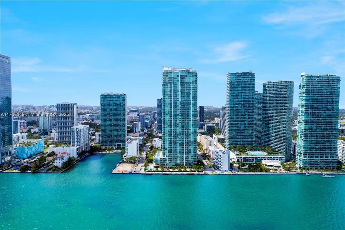 Apartment for rent at 2900 NE 7th Ave, Miami, FL 33137