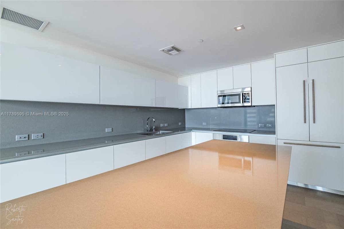 Condo for rent at 88 SW 7th St, Miami, FL 33130