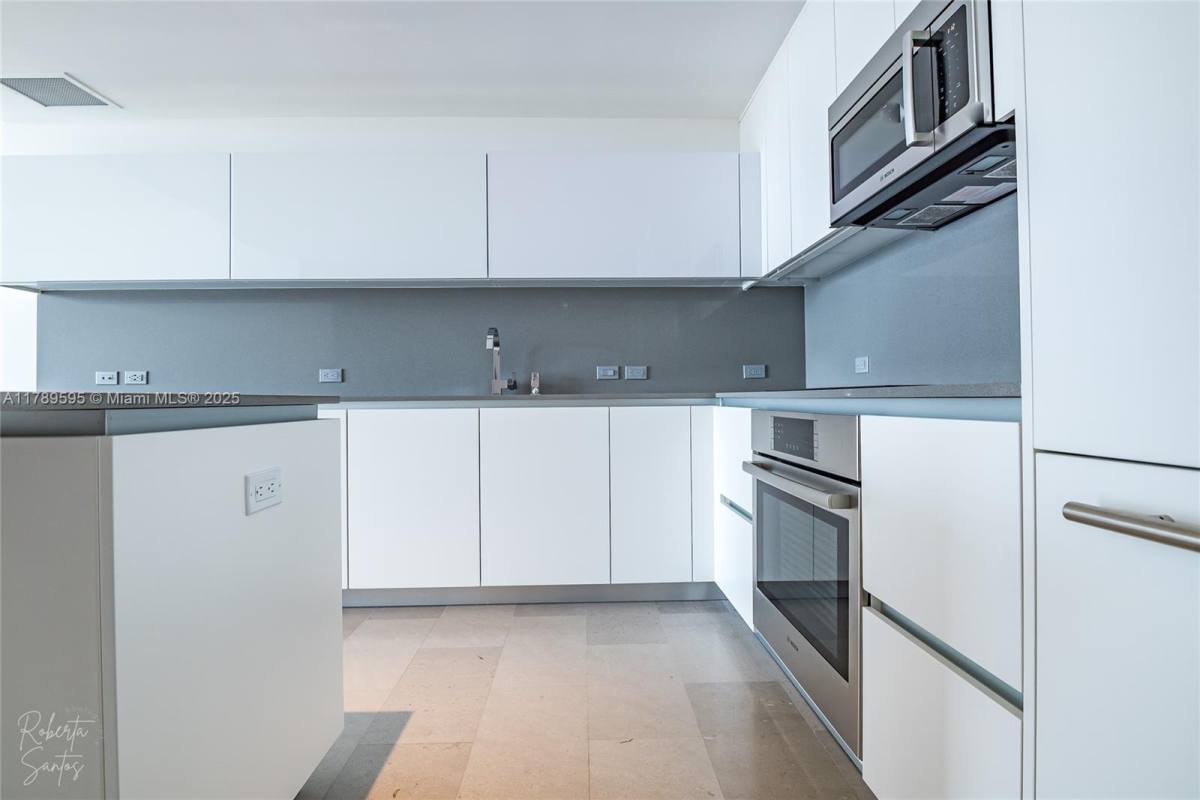 Condo for rent at 88 SW 7th St, Miami, FL 33130