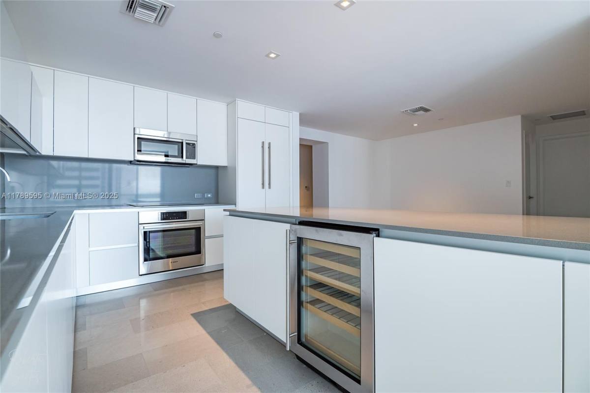 Condo for rent at 88 SW 7th St, Miami, FL 33130