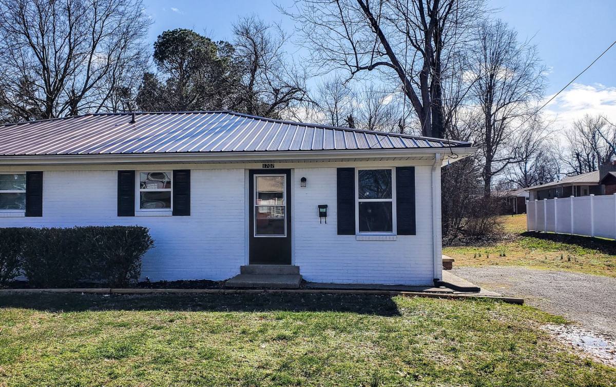 Apartment for rent at 1705 & 1707 Dodson St, Murray, KY 42071