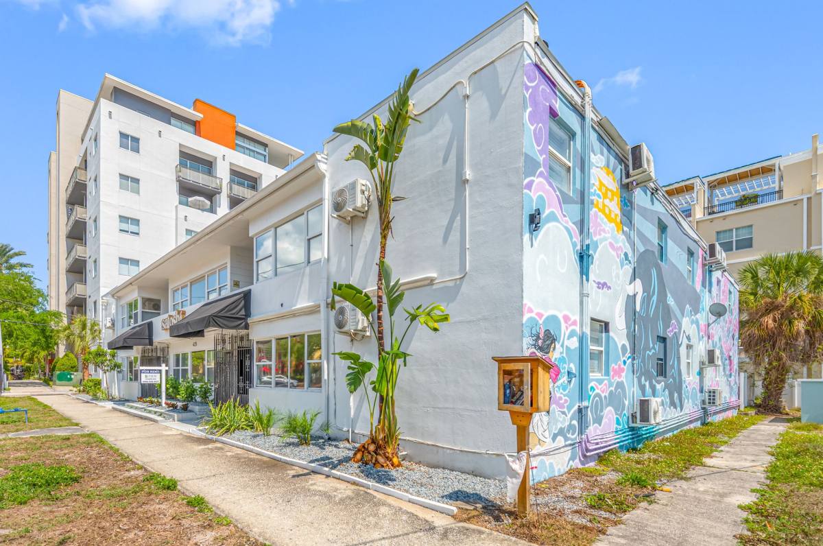 Apartment for rent at 425 2nd St N, Saint Petersburg, FL 33701