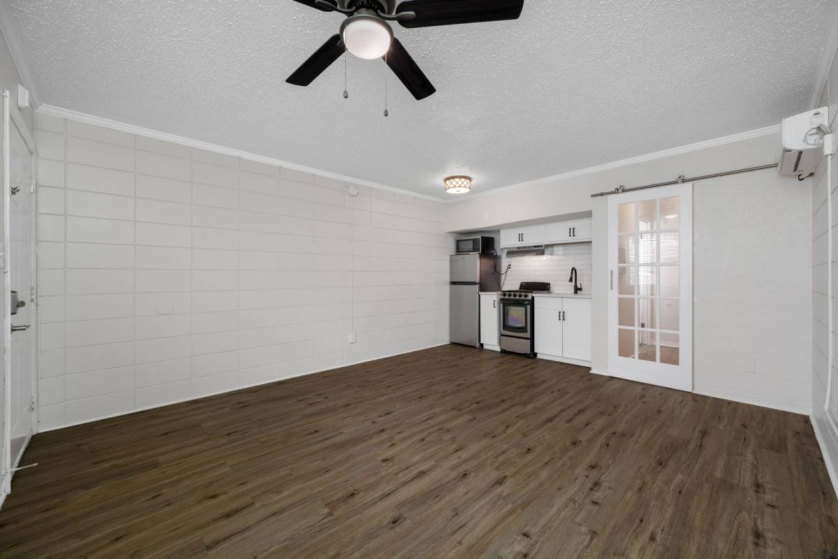 Apartment for rent at 425 2nd St N, Saint Petersburg, FL 33701