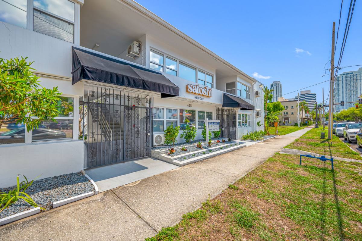 Apartment for rent at 425 2nd St N, Saint Petersburg, FL 33701