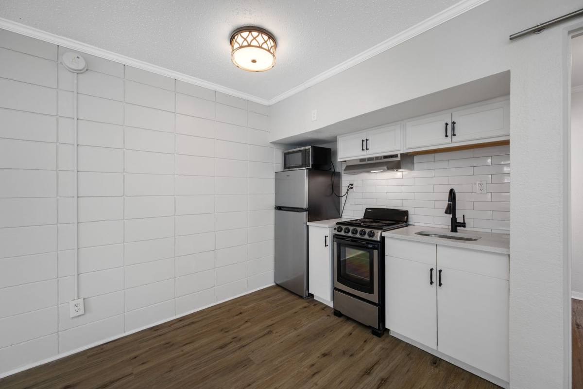 Apartment for rent at 425 2nd St N, Saint Petersburg, FL 33701