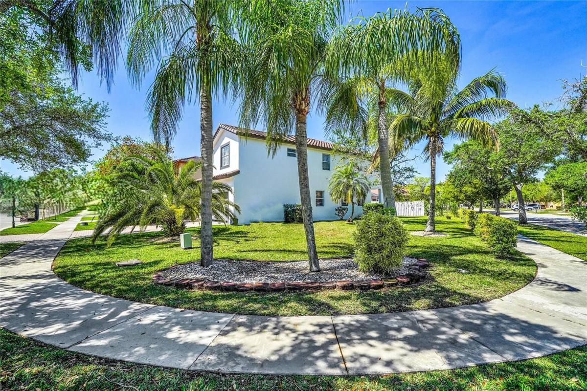 House for rent at 1298 NW 192nd Terrace, Hollywood, FL 33029