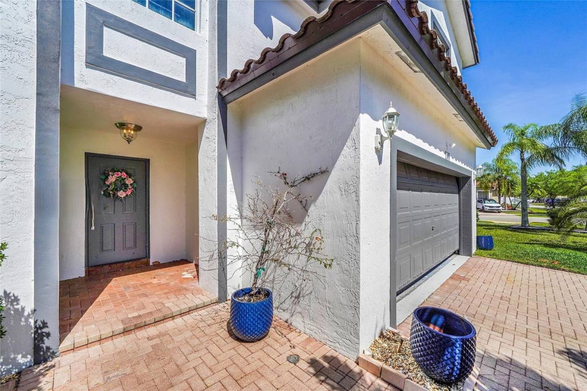 House for rent at 1298 NW 192nd Terrace, Hollywood, FL 33029