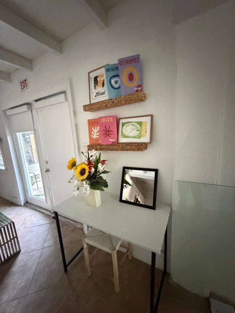 Apartment for rent at 1110 NE 119 Th St, Miami, FL 33131