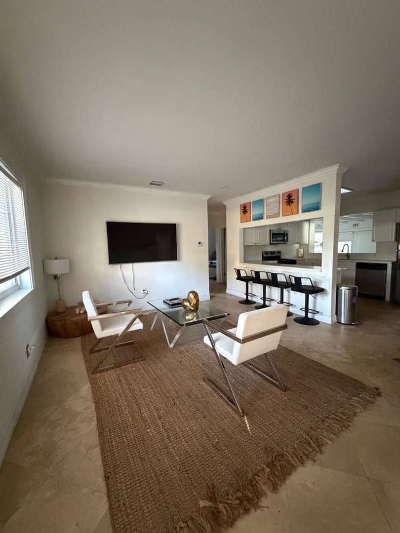 Apartment for rent at 1110 NE 119 Th St, Miami, FL 33131
